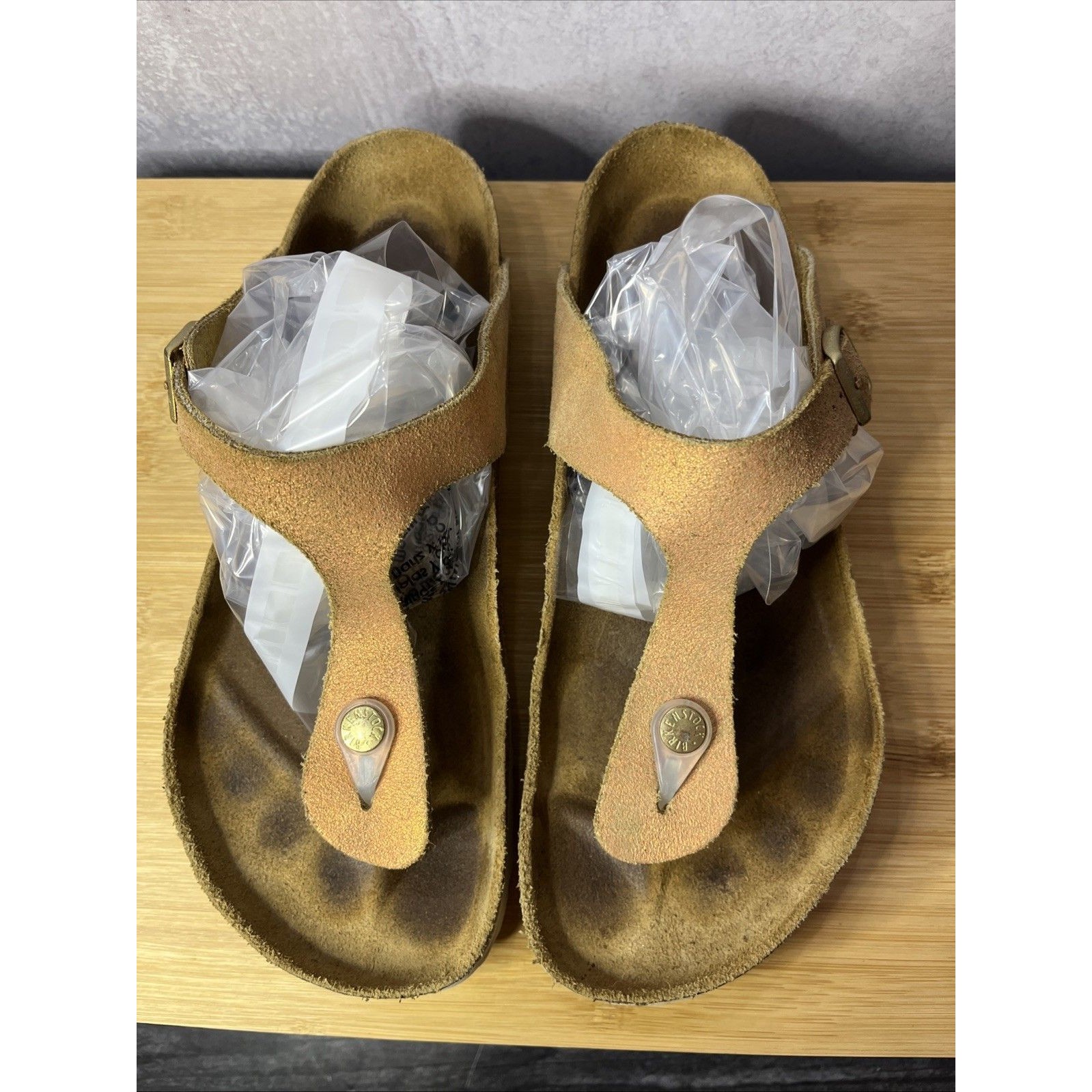 Womens Birkenstock Gizeh Sandals Metallic Peach Sz 40 9us
